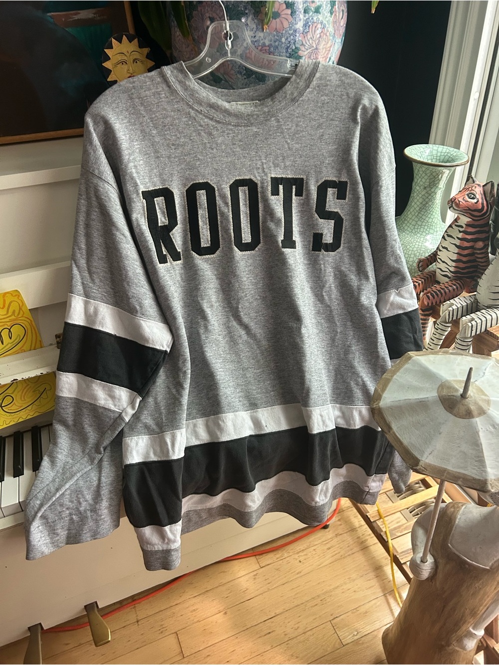 Vintage Y2K Roots Sporting Goods Hockey Jersey Long Sleeve Shirt Grey Black - Picture 14 of 16